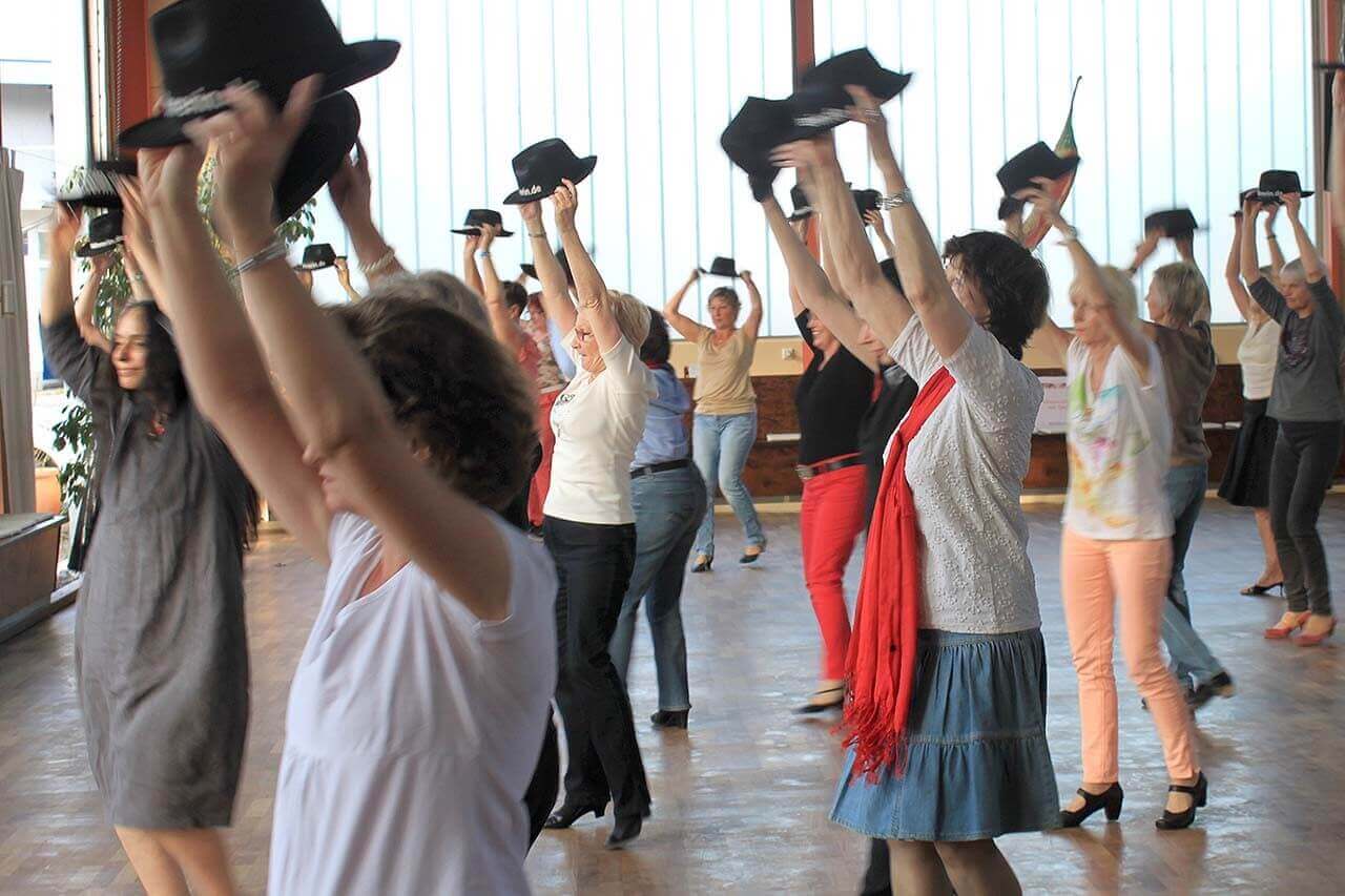Tanzschule Auftakt Köln mit Solotanzkurs für Frauen
